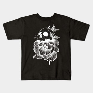 Skull and flower (white version) Kids T-Shirt